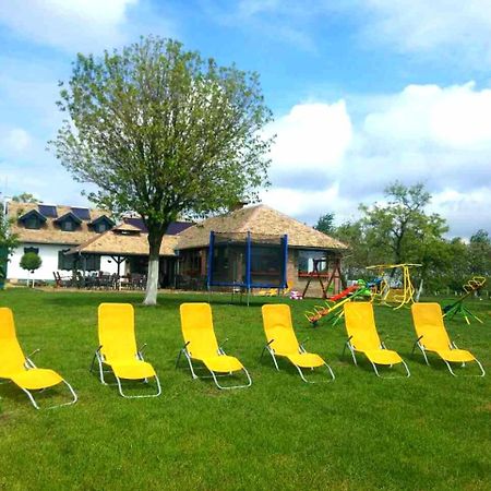 Salas Tatic Hotel Turija Ngoại thất bức ảnh
