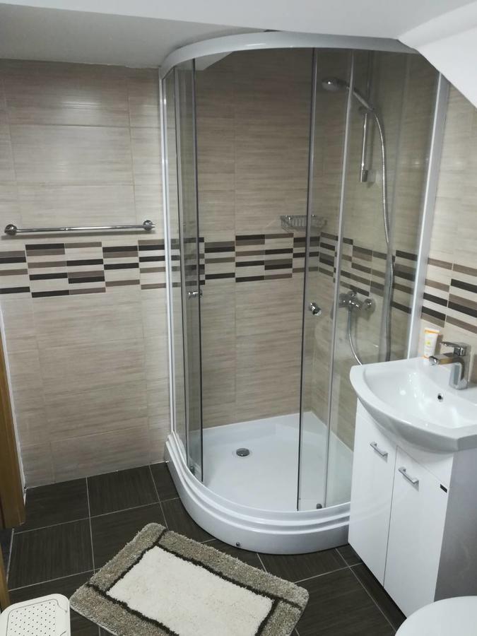 Salas Tatic Hotel Turija Ngoại thất bức ảnh